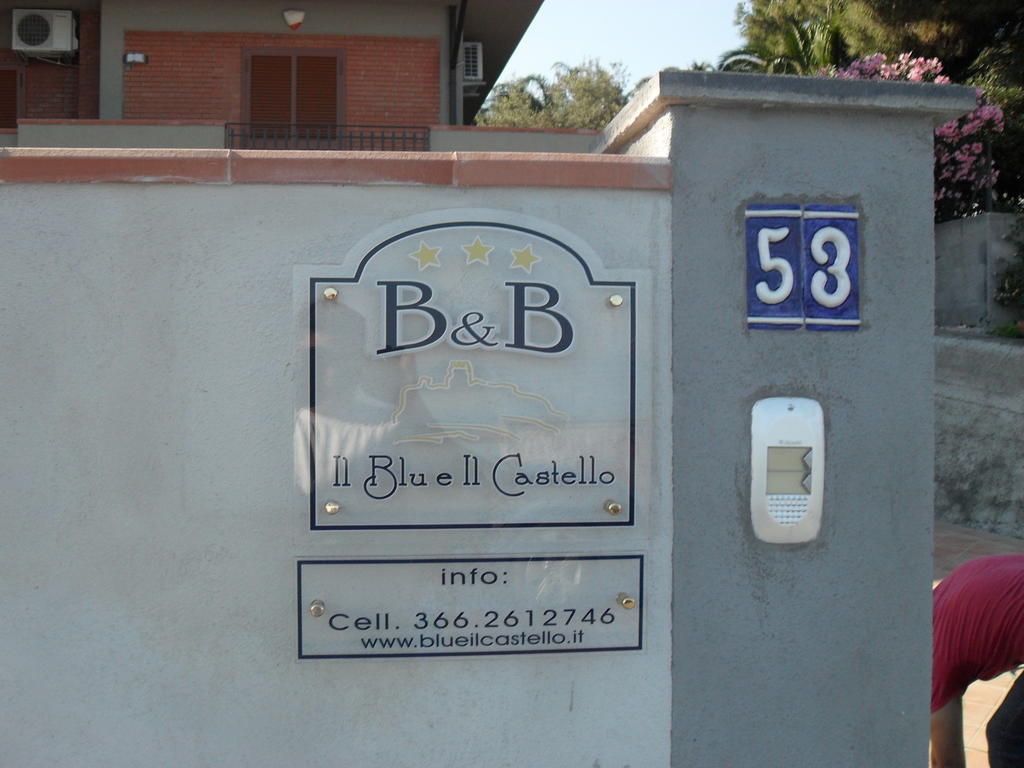 B&B Blu E Il Castello 아치카스텔로 외부 사진